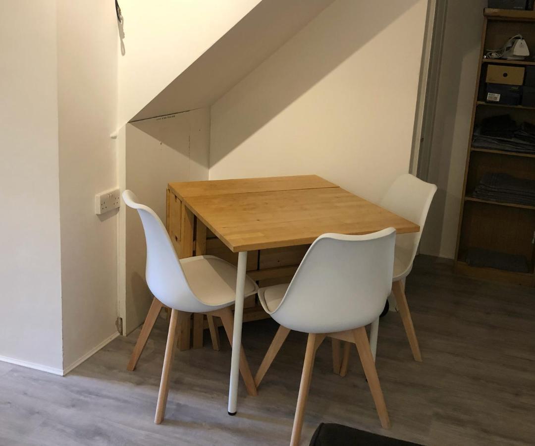 Double Room With Private Bathroom In A 2-Bedrooms House London Exterior foto